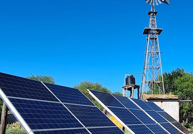 Energía solar para regar: una alternativa para campos sin acceso a la red eléctrica